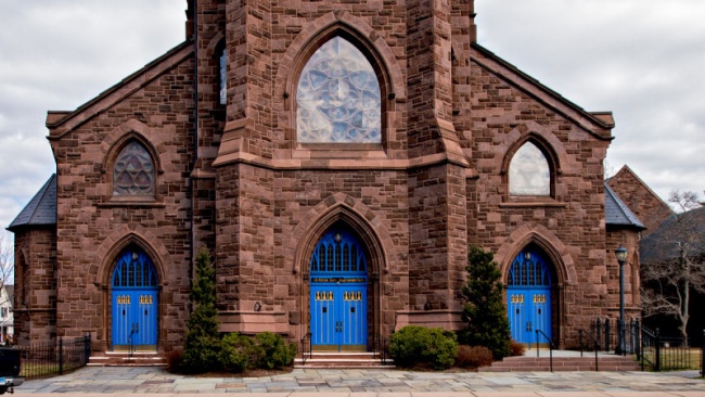 Asylum Hill Congregational Church front doors